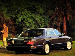 Daimler Six 1994 года